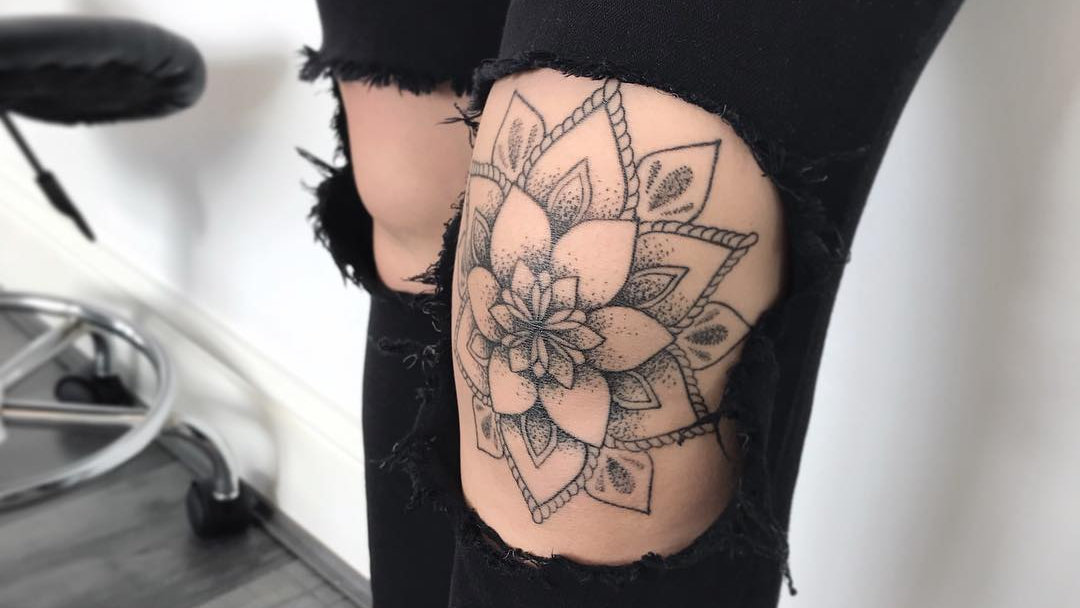 A-knee-Tattoo