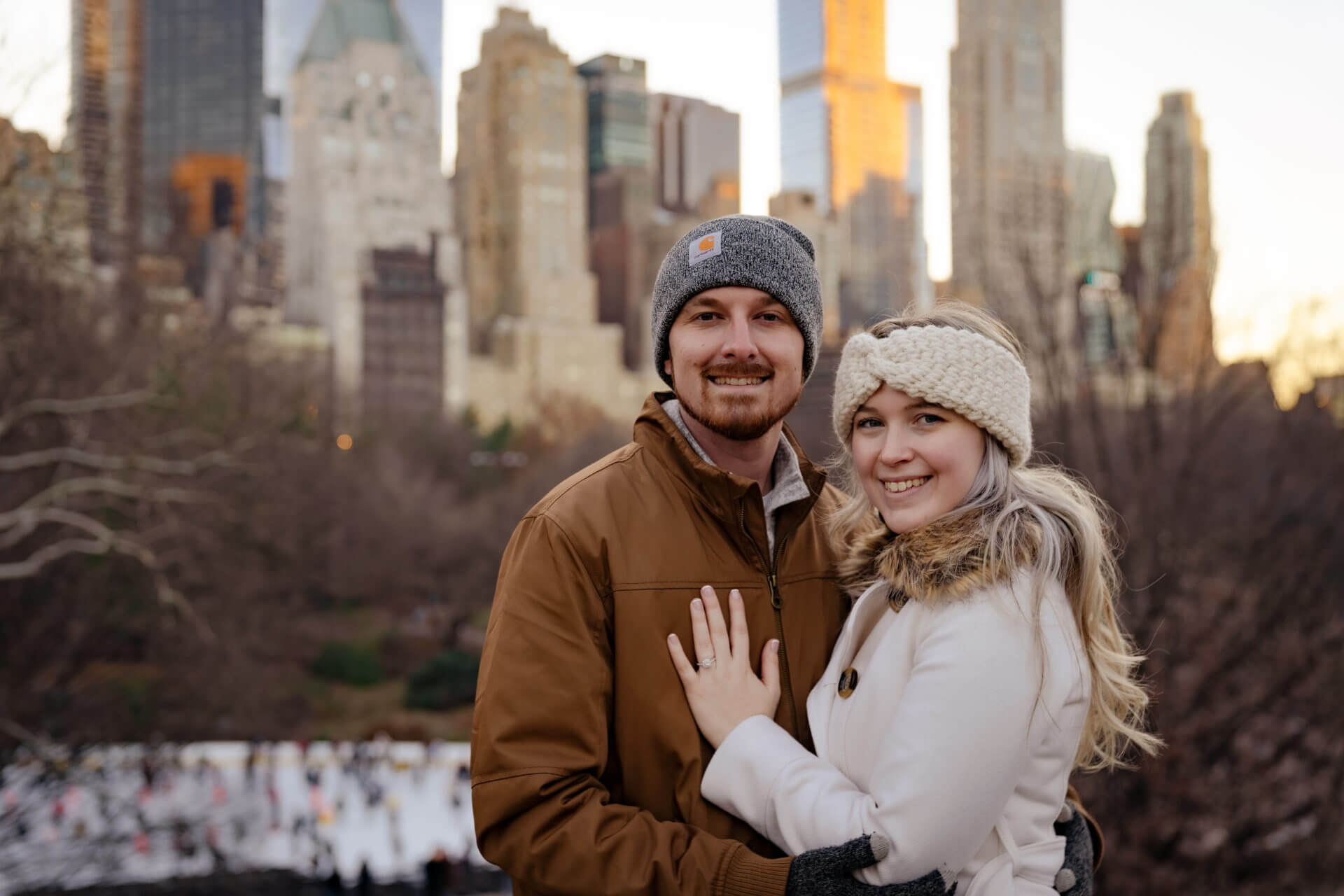  Nyc-Couple-Under-Blanket-Park